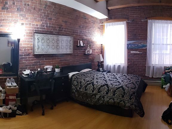 3rd image of 256 Friend St #3
