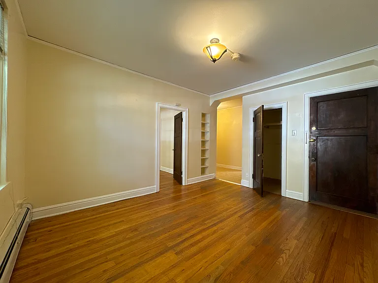 Chateau Apartments — Photo 40