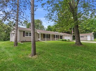 W377S3527 School Section Lake Rd, Dousman, WI 53118