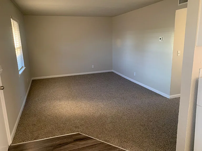 Yukon Heights Apartments — Photo 75
