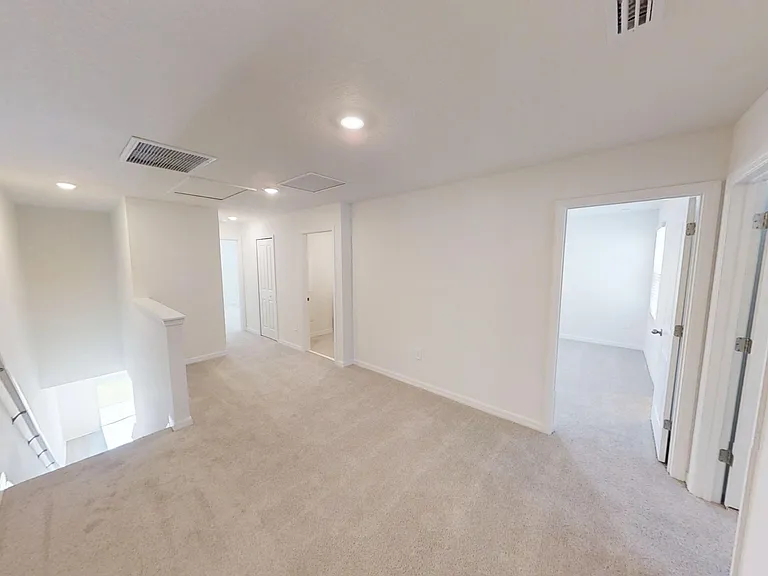 1129 Bradford Park Dr — Photo 19