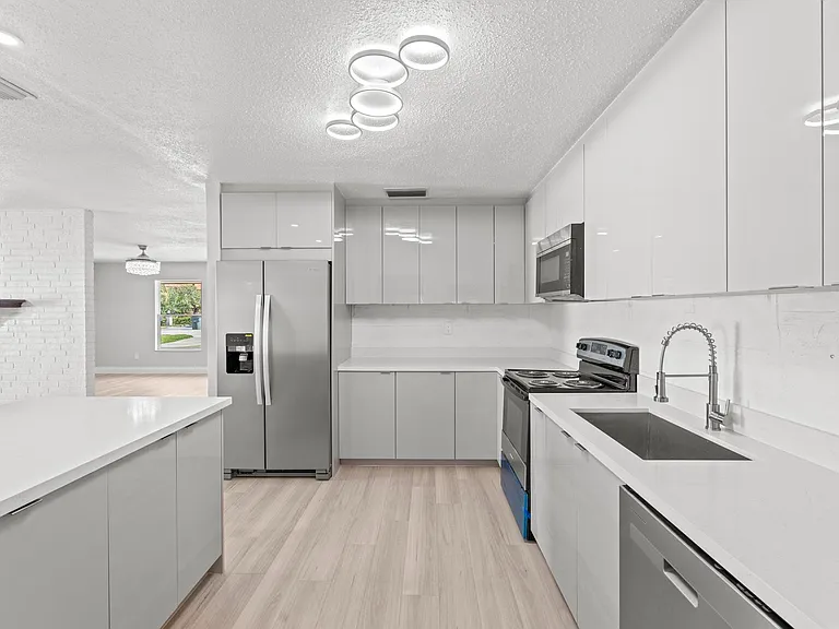 534 E Del Monte Ave — Photo 15