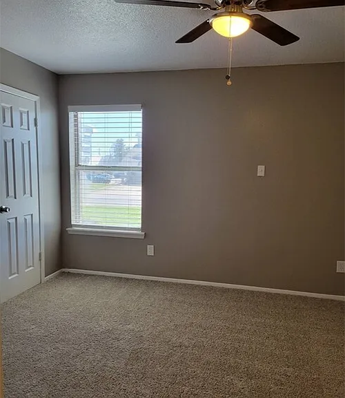 Highland Park Apartments — Photo 23