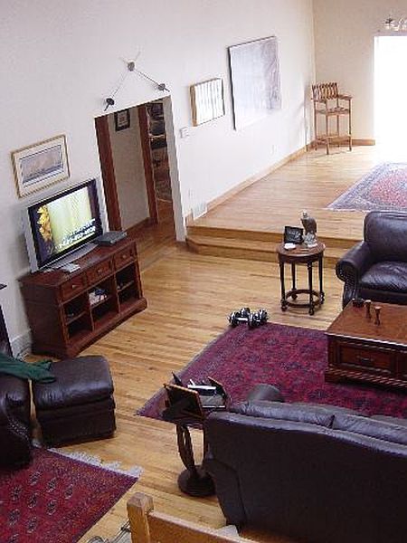 2nd image of 161 HOLMESDALE Avenue