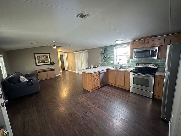 3rd image of 75 Encore Dr
