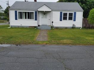 141 Bingham St, Warwick, RI 02886