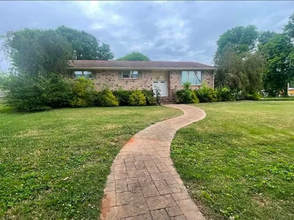 604 N Broad St, Tuscumbia, AL 35674
