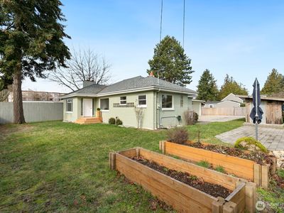 326 N 125th Street, Seattle, WA, 98133