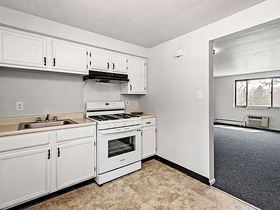 2nd image of 10601 Lindberg Ave #5
