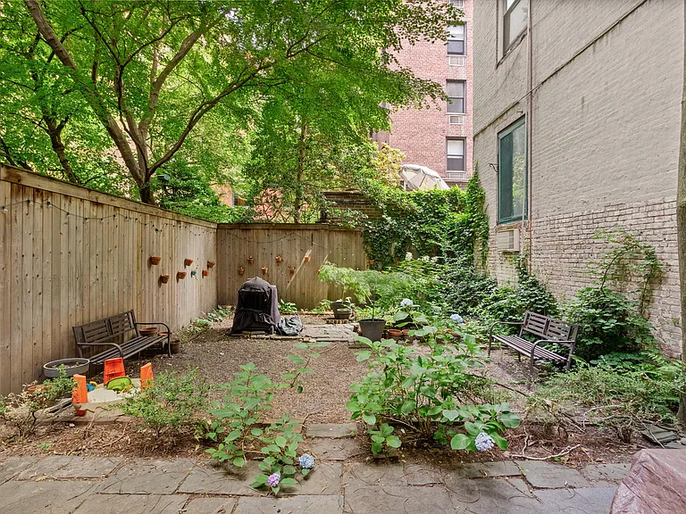 113 W 11th St #1 — Photo 11