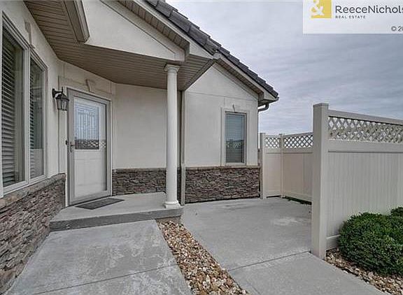 3rd image of 4139 NE Chapel Manor Dr