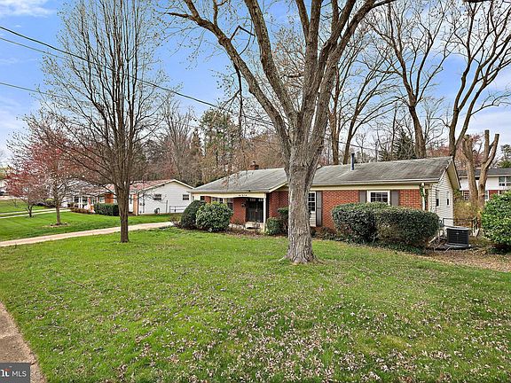 3rd image of 6206 Thornwood Dr