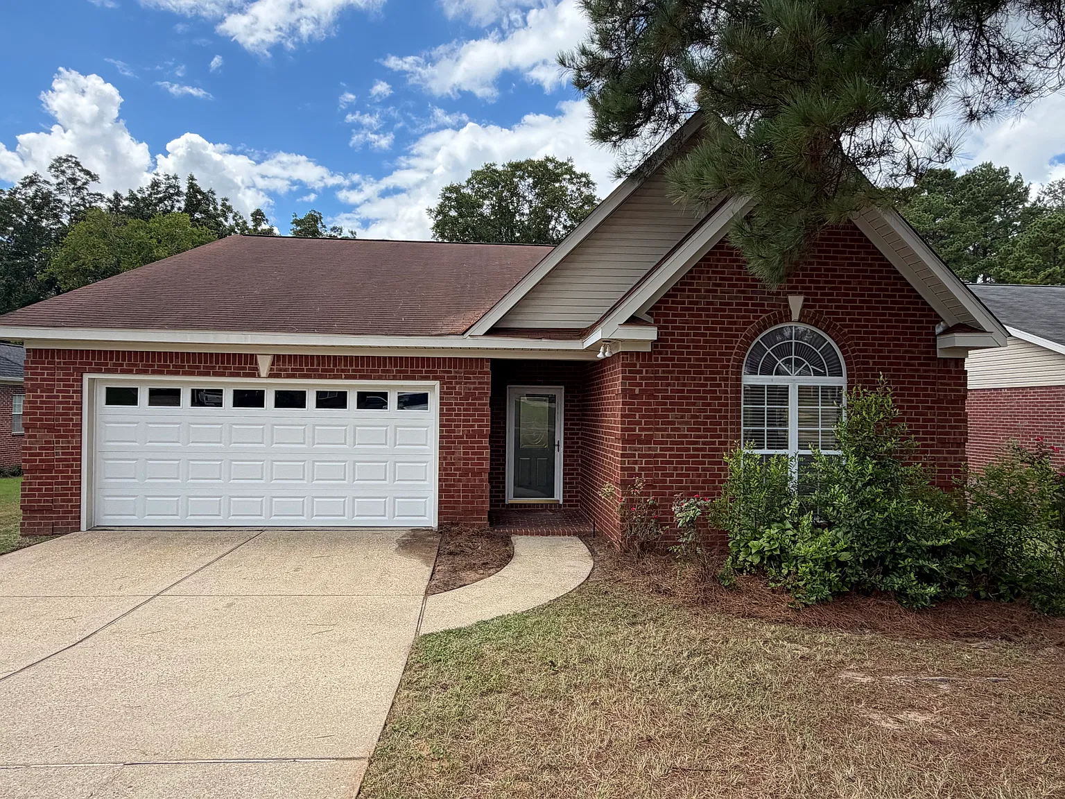 3 bed, 1720 sqft, $1,950 — Photo 1