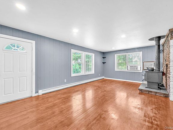 4th image of 77 Elmhurst Avenue
