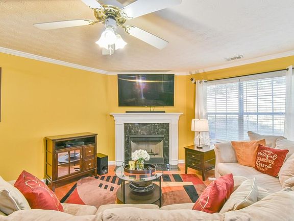 4th image of 687 Shadow Lakes Dr