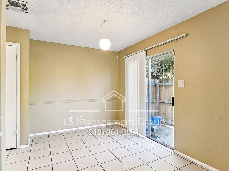 6702 Windsor Holw — Photo 28