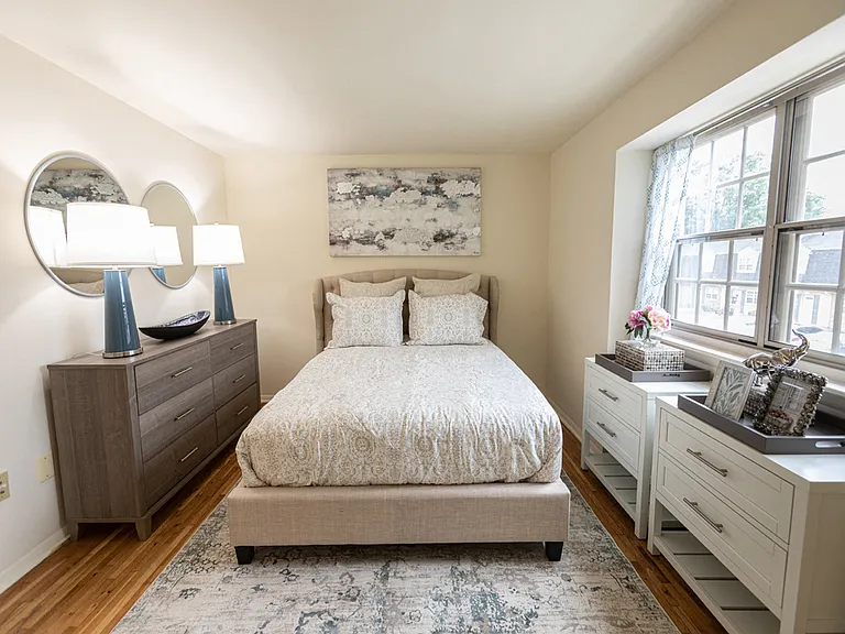 Somerset Woods Townhomes — Photo 8