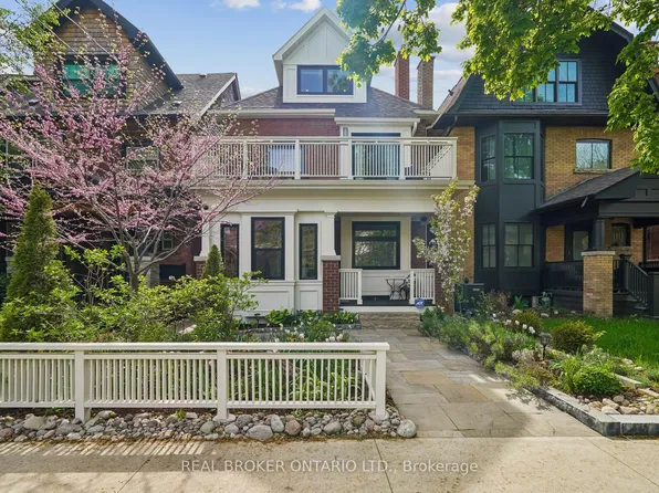20 Brookmount Rd, Toronto, ON M4L 3N1