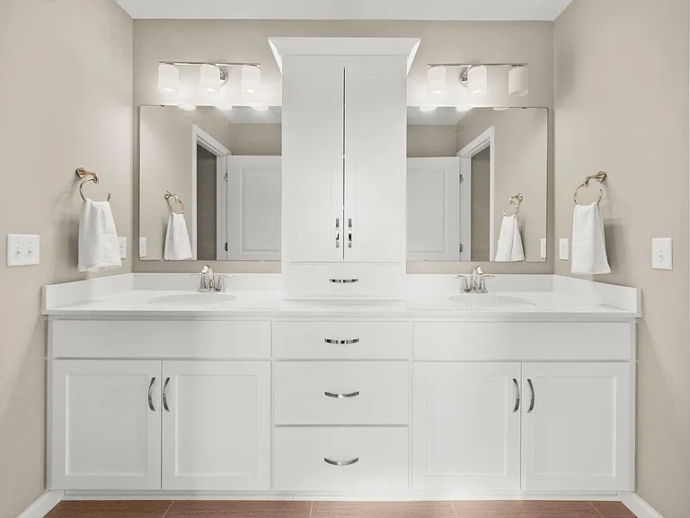 shared jack/jill bath