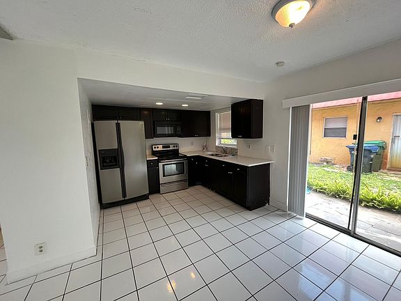 5th image of 2600 NW 52nd Ave #A15