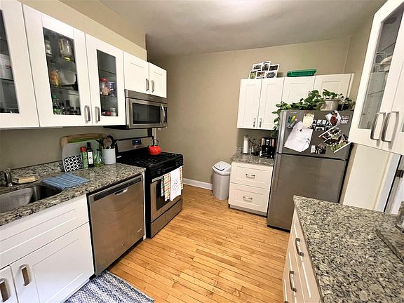 5th image of 2555 W Winnemac Ave APT 2