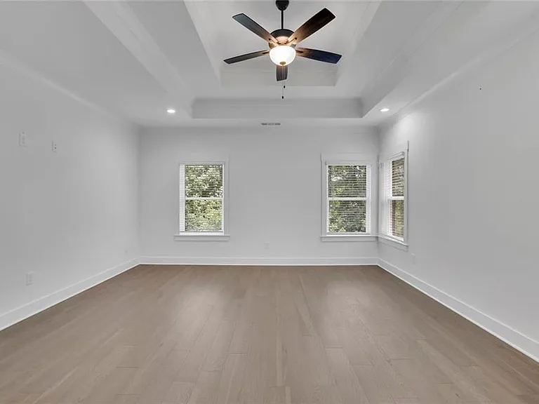 6181 Shoreland Cir — Photo 34