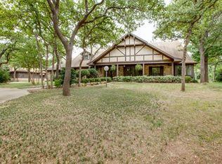 6110 W Pleasant Ridge Rd, Arlington, TX 76016
