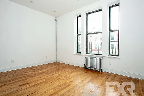 Rented by EXR | media 13