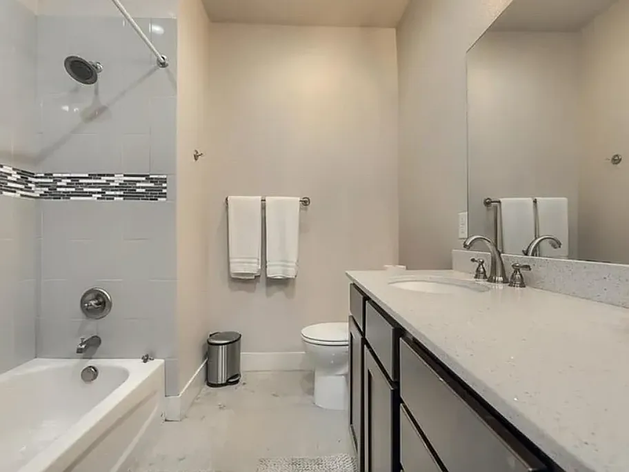 3 bed, 1773 sqft, $3,250 — Photo 2
