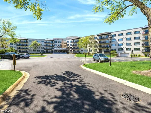 6700 S Brainard Ave APT 304, Countryside, IL 60525