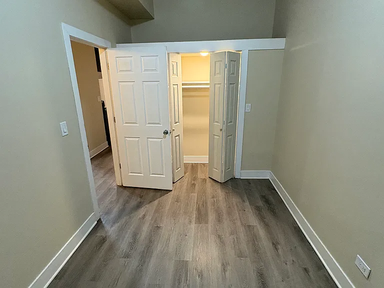 1117 S Troy St #1R — Photo 3