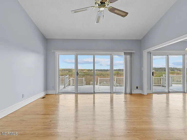 867 Castleberry Ct — Photo 33