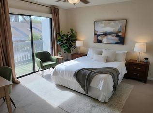 (Undisclosed Address), Hollywood, FL 33020