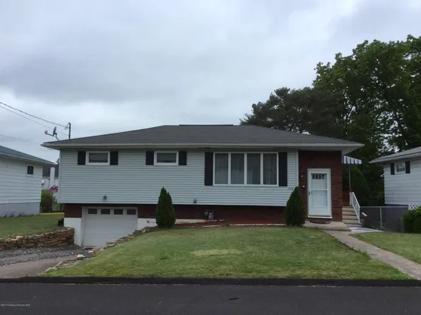 102 Garwood Dr, Scranton, PA 18505
