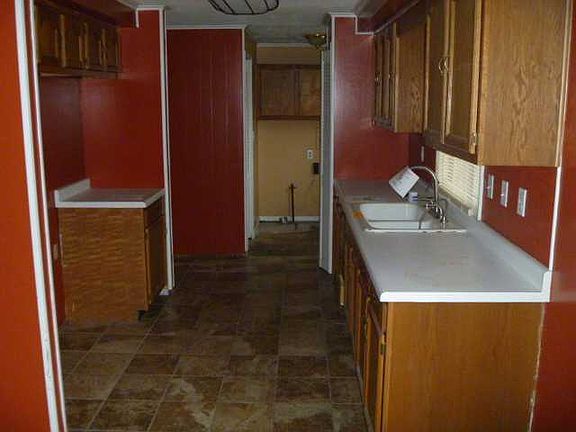 5th image of 302 W Park Ave