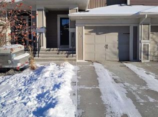 613 W Hillcrest Rd SW, Airdrie, AB T4B4C8