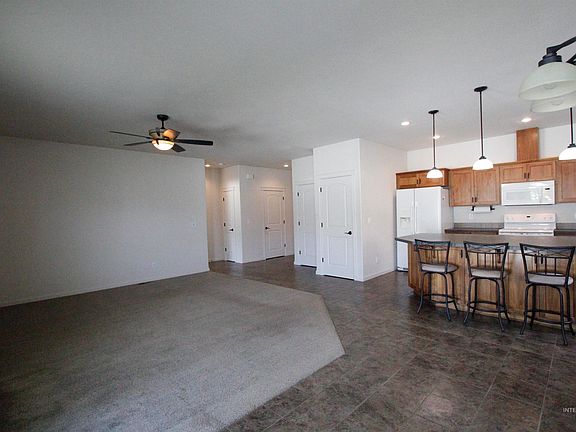 4th image of 1047 Liberty Dr
