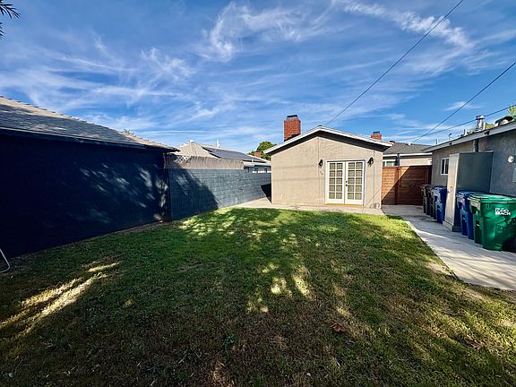 5th image of 2351 Pepperwood Ave #1/2