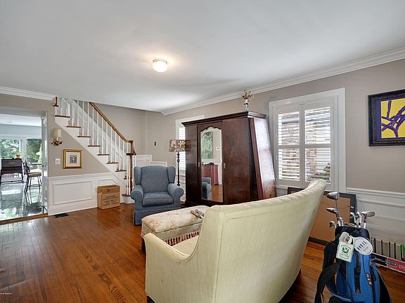 5th image of 717 Boston Blvd