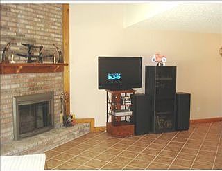 4th image of 21 Hollycrest Blvd