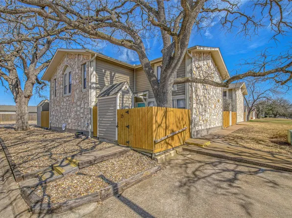 2101 Barak Ln APT 26, Bryan, TX 77802