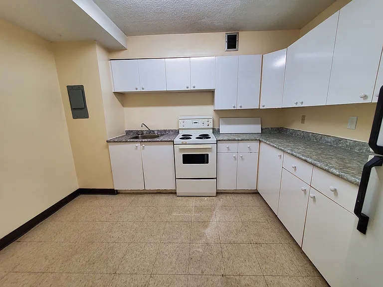 401 Princess St — Photo 22