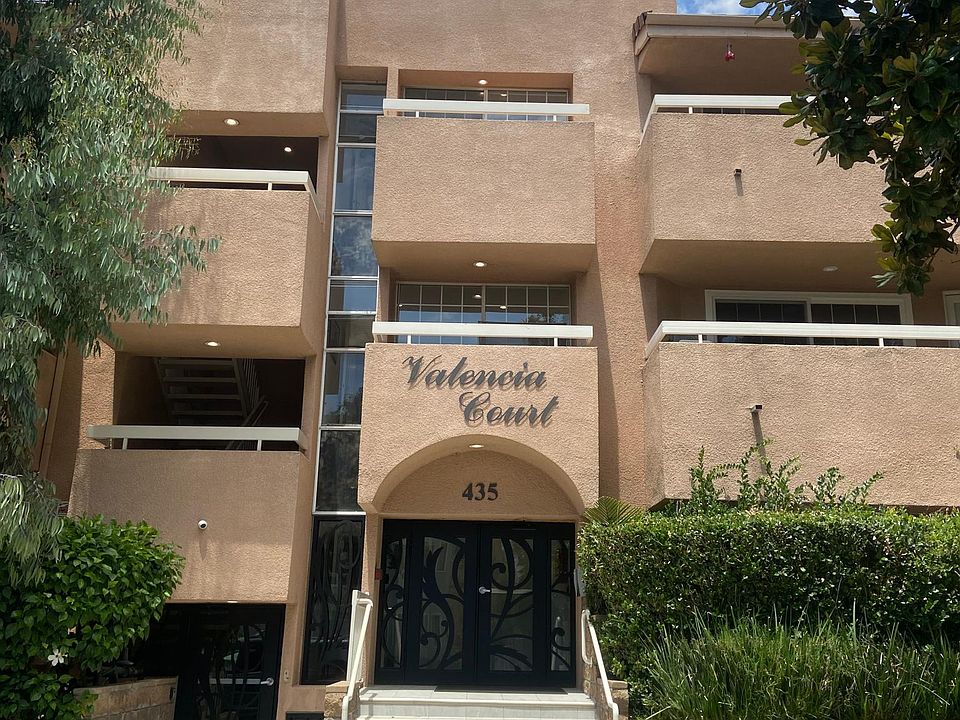 Front of the building. Elevator access to each floor.