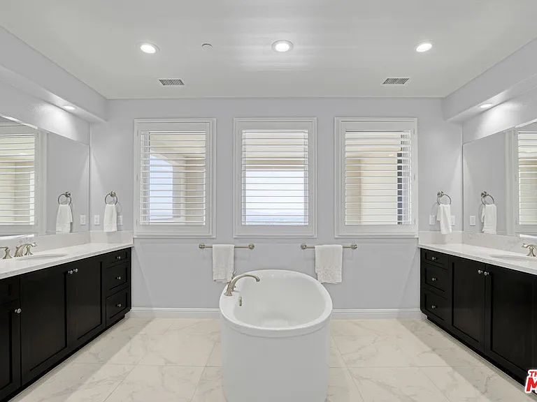 20326 W Liverpool Way — Photo 36