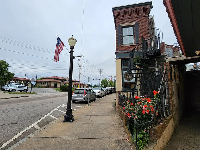 26 Center St — Photo 42