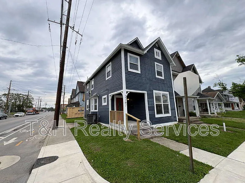 Building Photo - 2161 Bellefontaine St