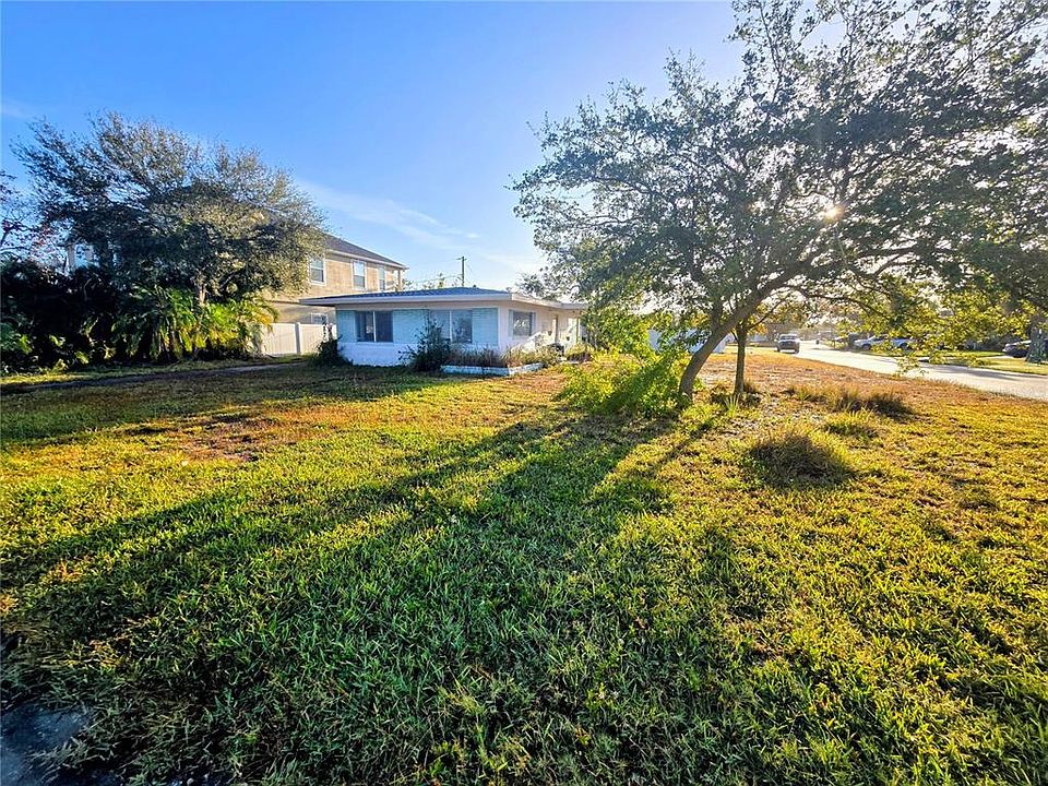 1st image of 568 Trade Winds Dr
