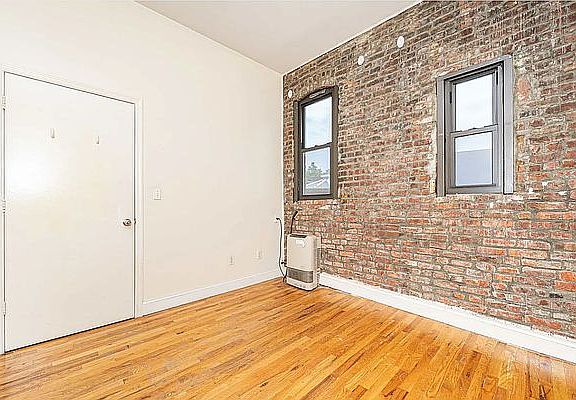 5th image of 346 Gates Ave #101