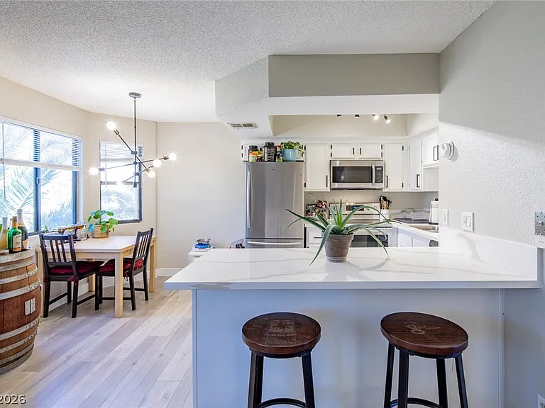 1212 Observation Dr #201 — Photo 12