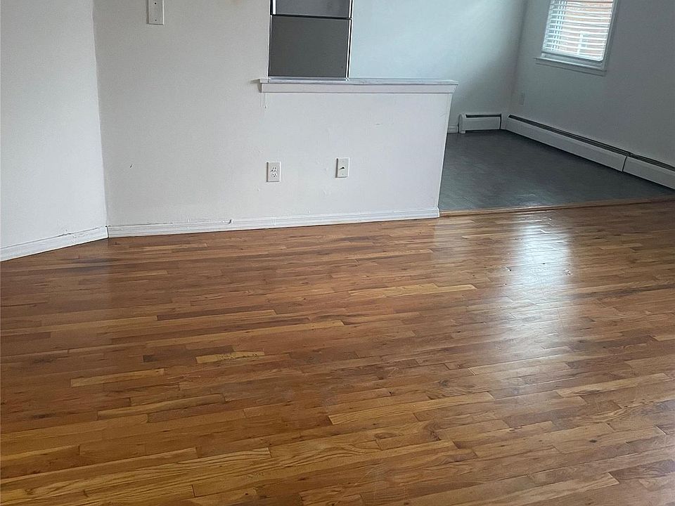 2nd image of 138-28 Redding St #2